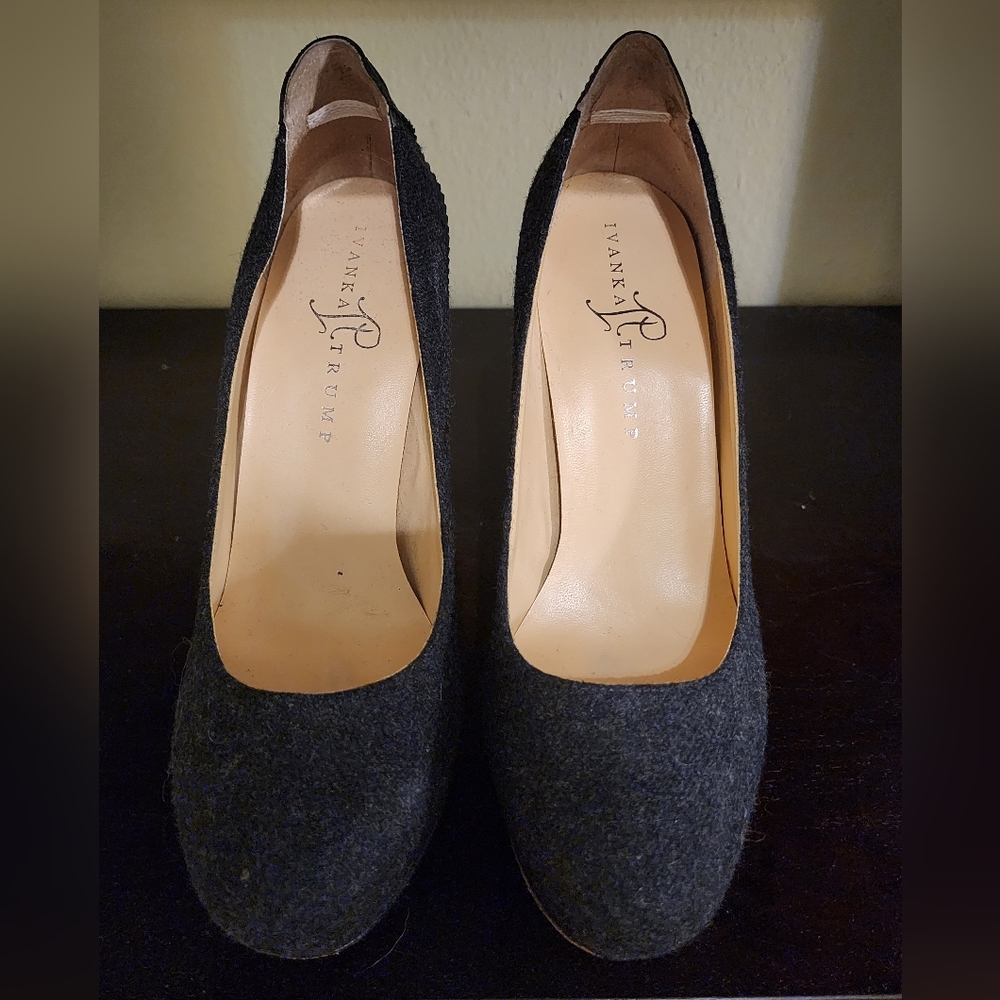 Ivanka Trump Grey Flannel Pumps - size 8 - Picture 6 of 8